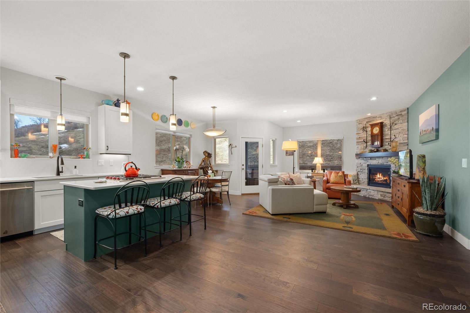 6823 Surrey Trail