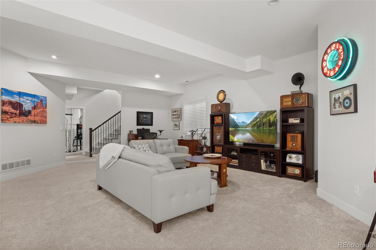 6823 Surrey Trail