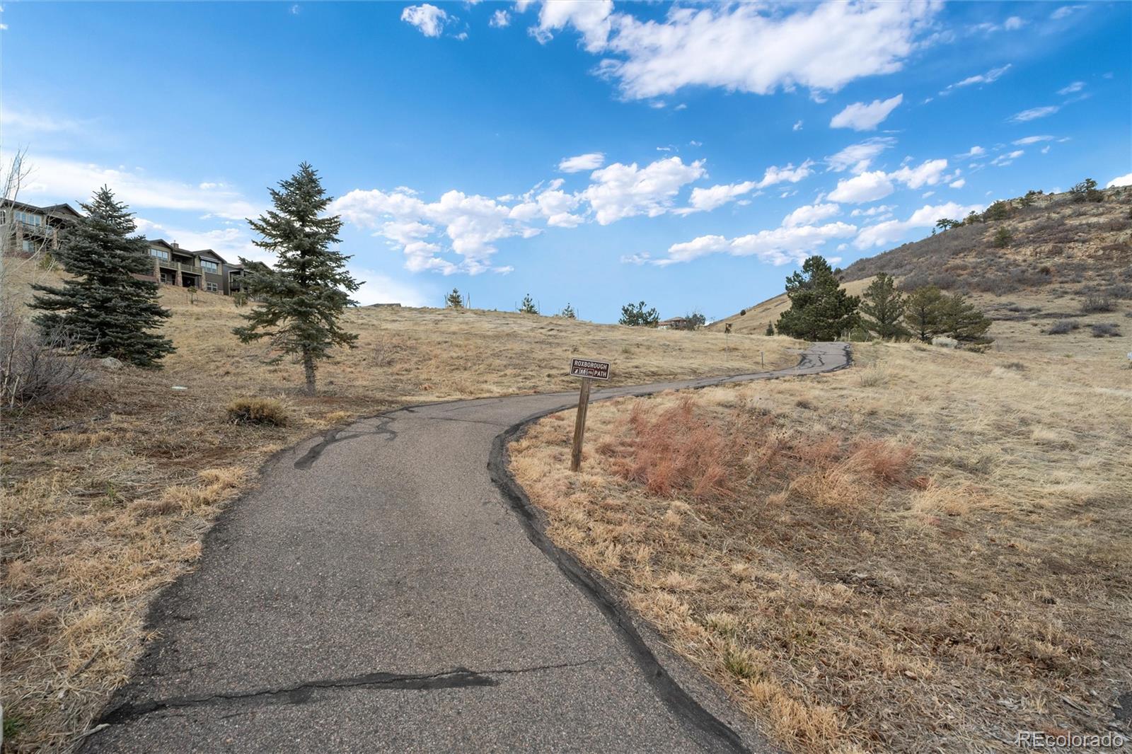 6823 Surrey Trail