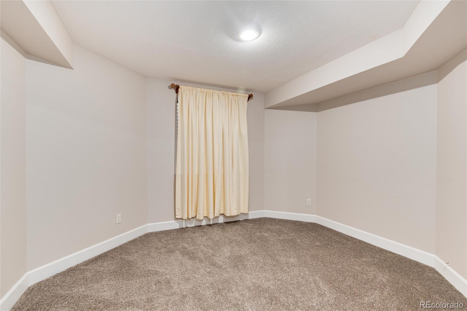 1902 W Sanibel Court