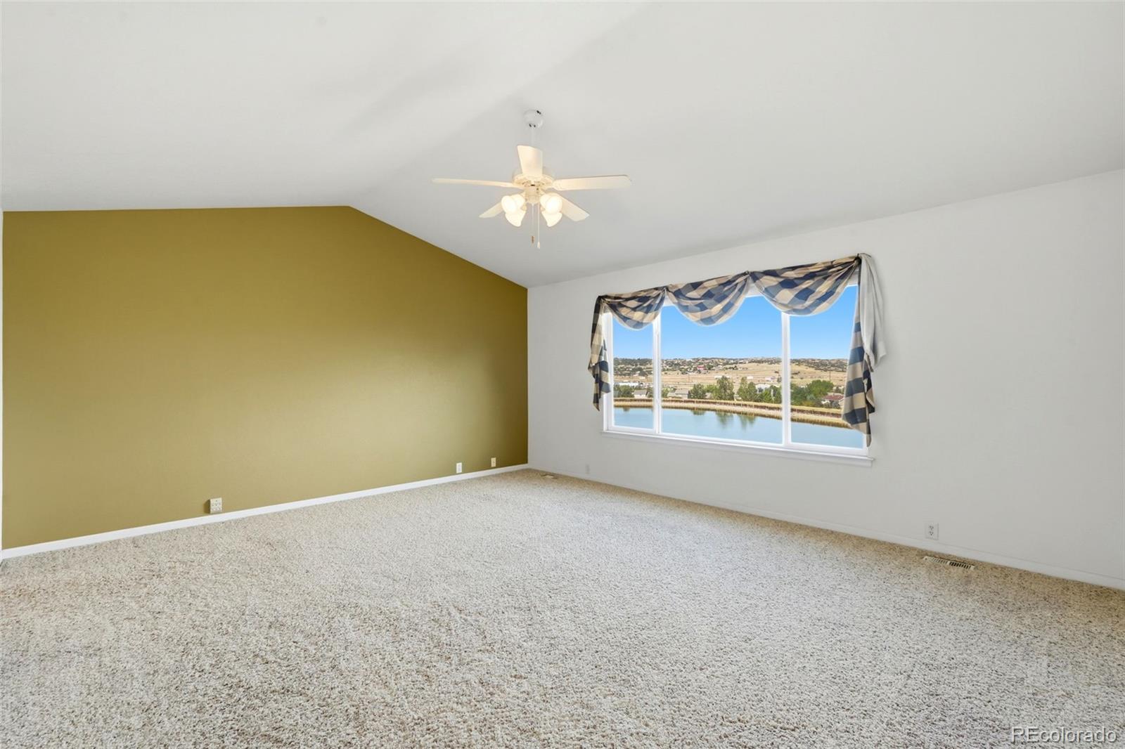 1395 Peninsula Circle