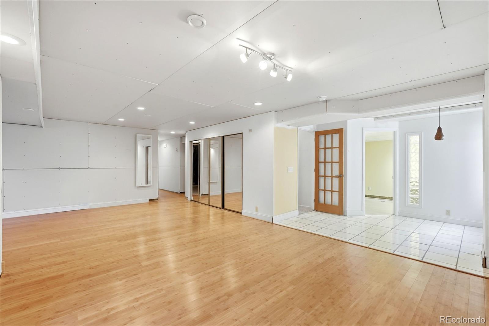 1395 Peninsula Circle