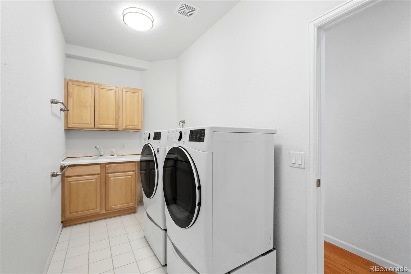 1395 Peninsula Circle