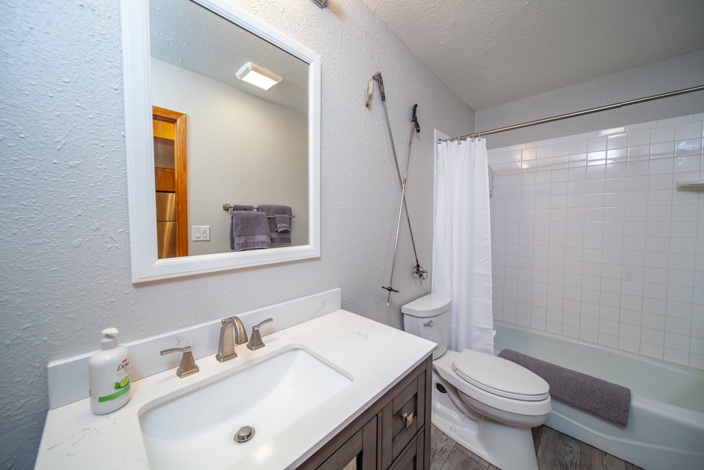 107 N Harris STREET 120