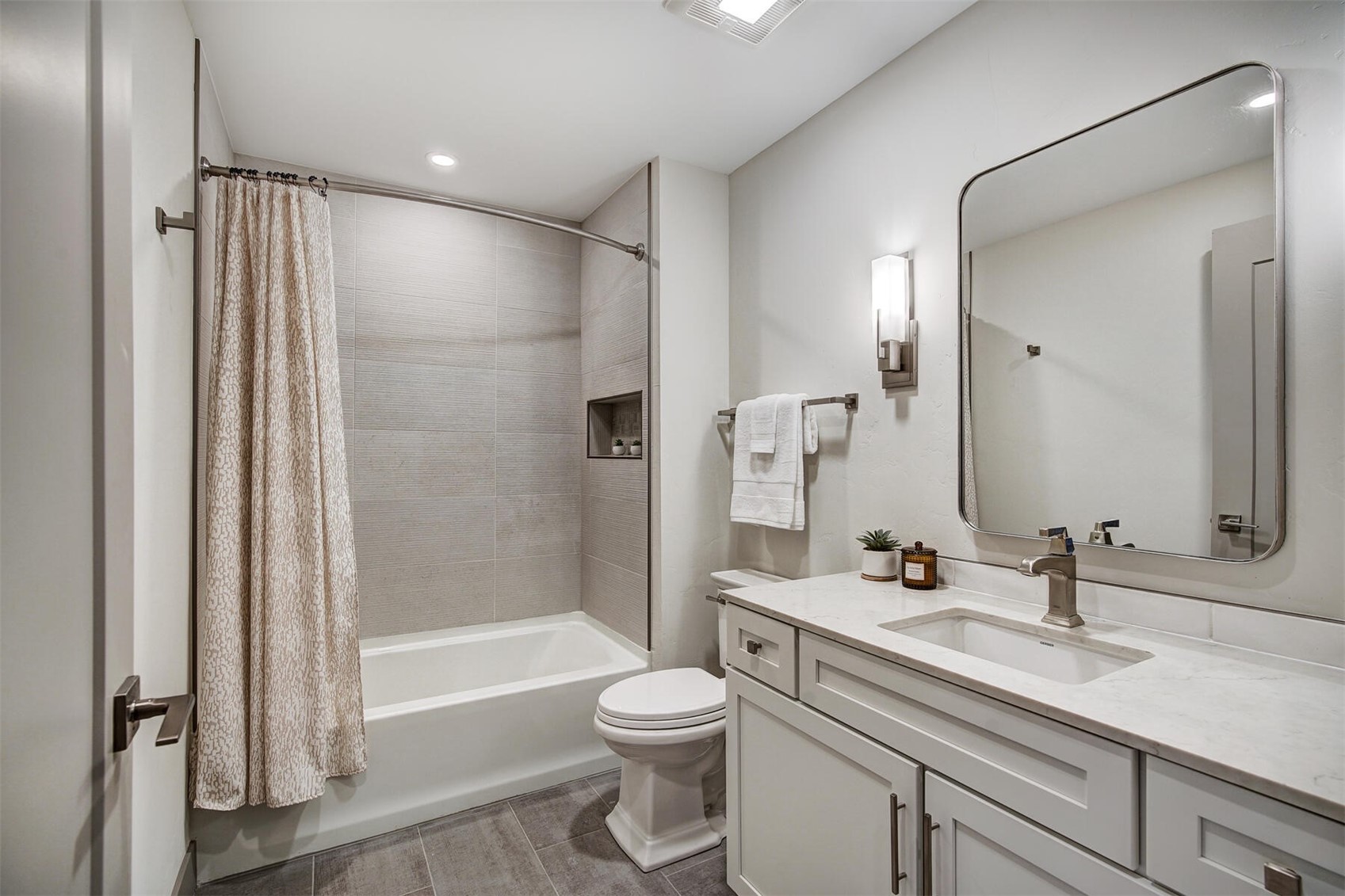 37 W 4th STREET 303E