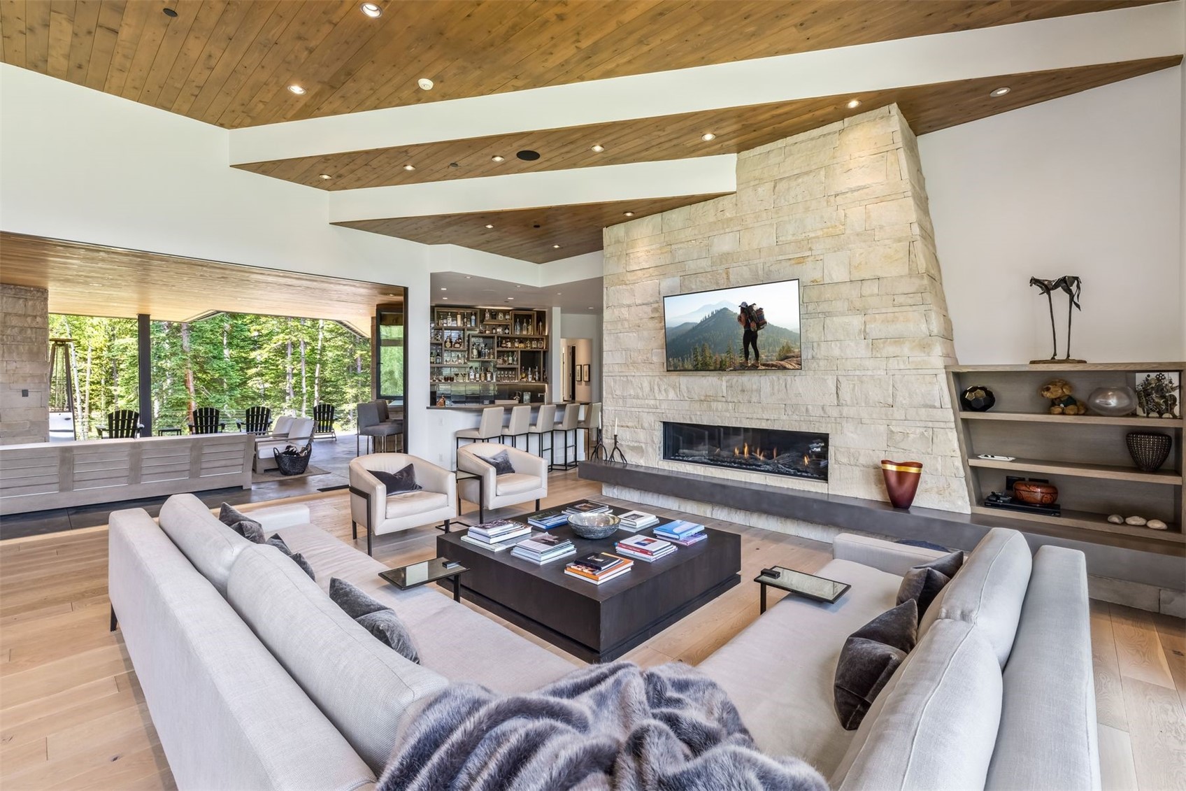 585 Two Cabins DRIVE