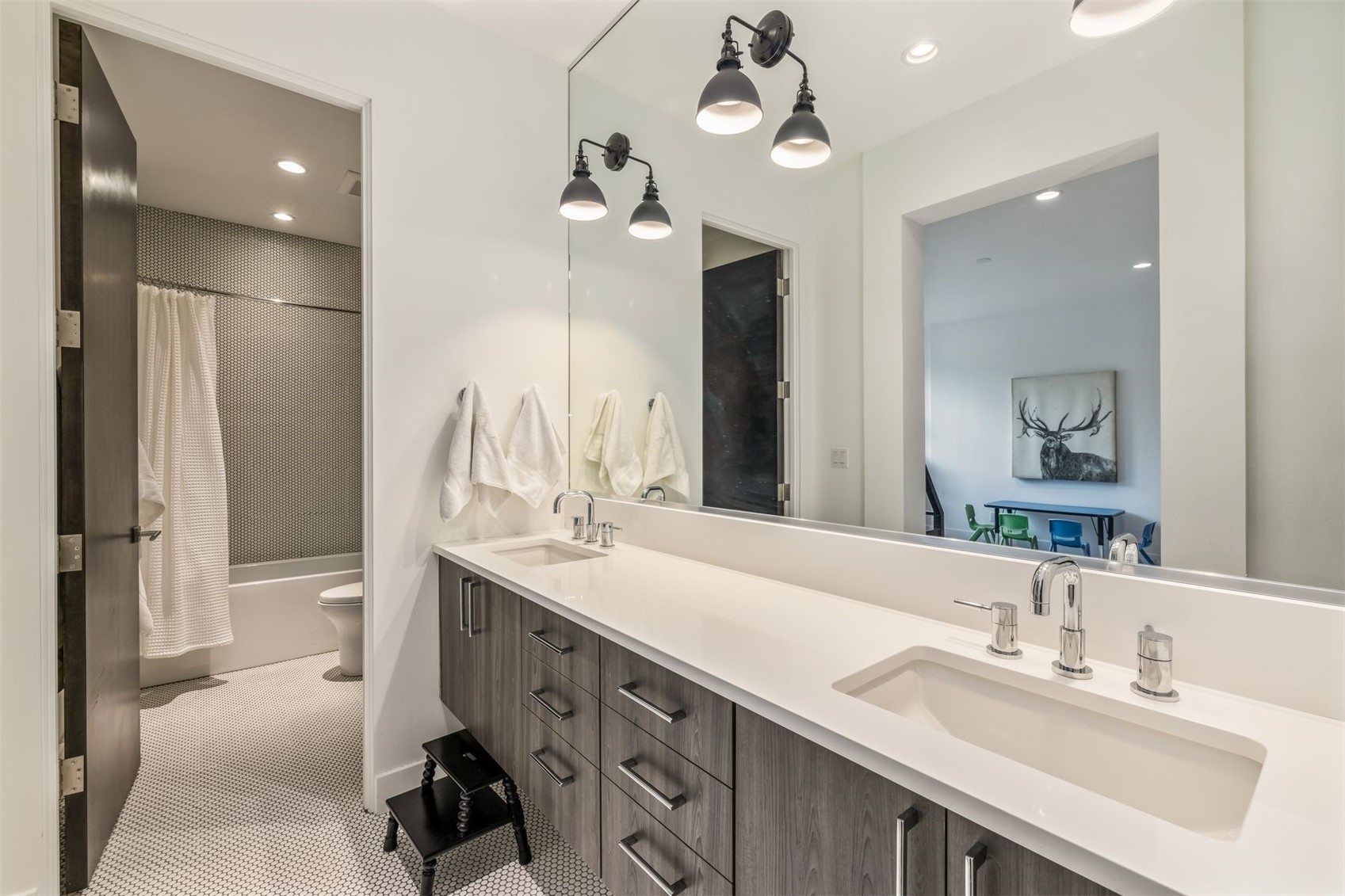 585 Two Cabins DRIVE