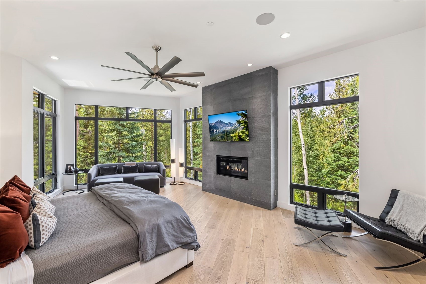 585 Two Cabins DRIVE