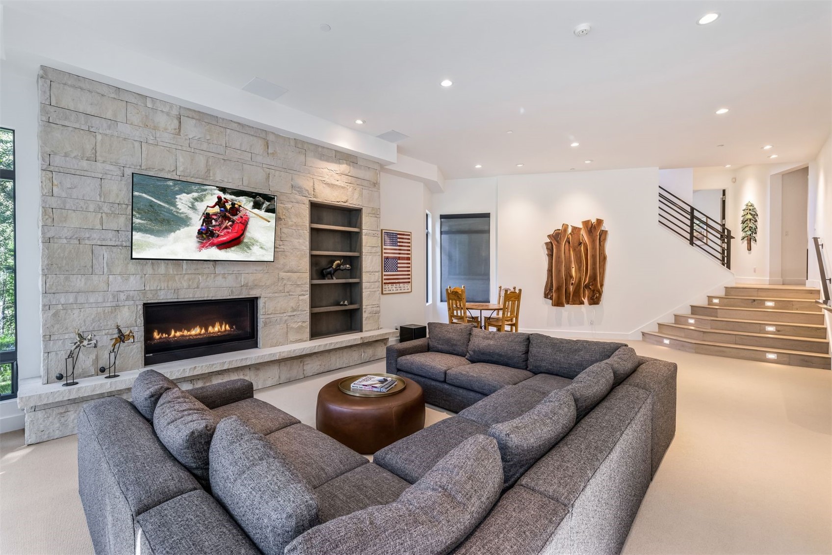 585 Two Cabins DRIVE