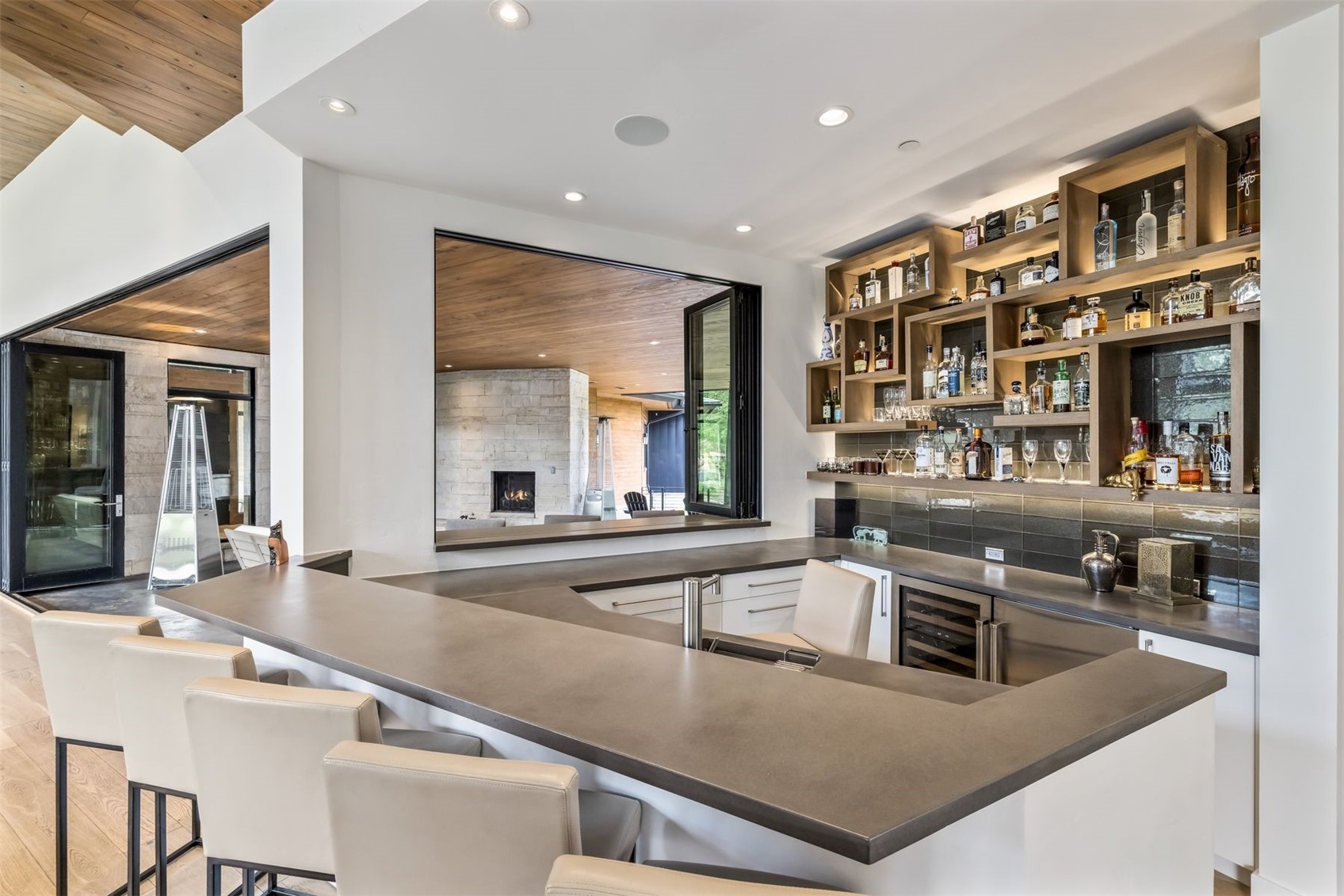 585 Two Cabins DRIVE