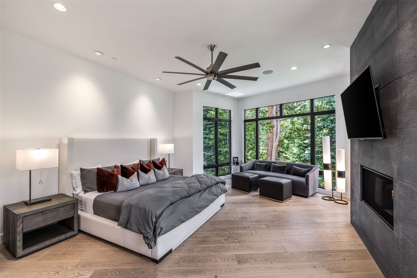 585 Two Cabins DRIVE