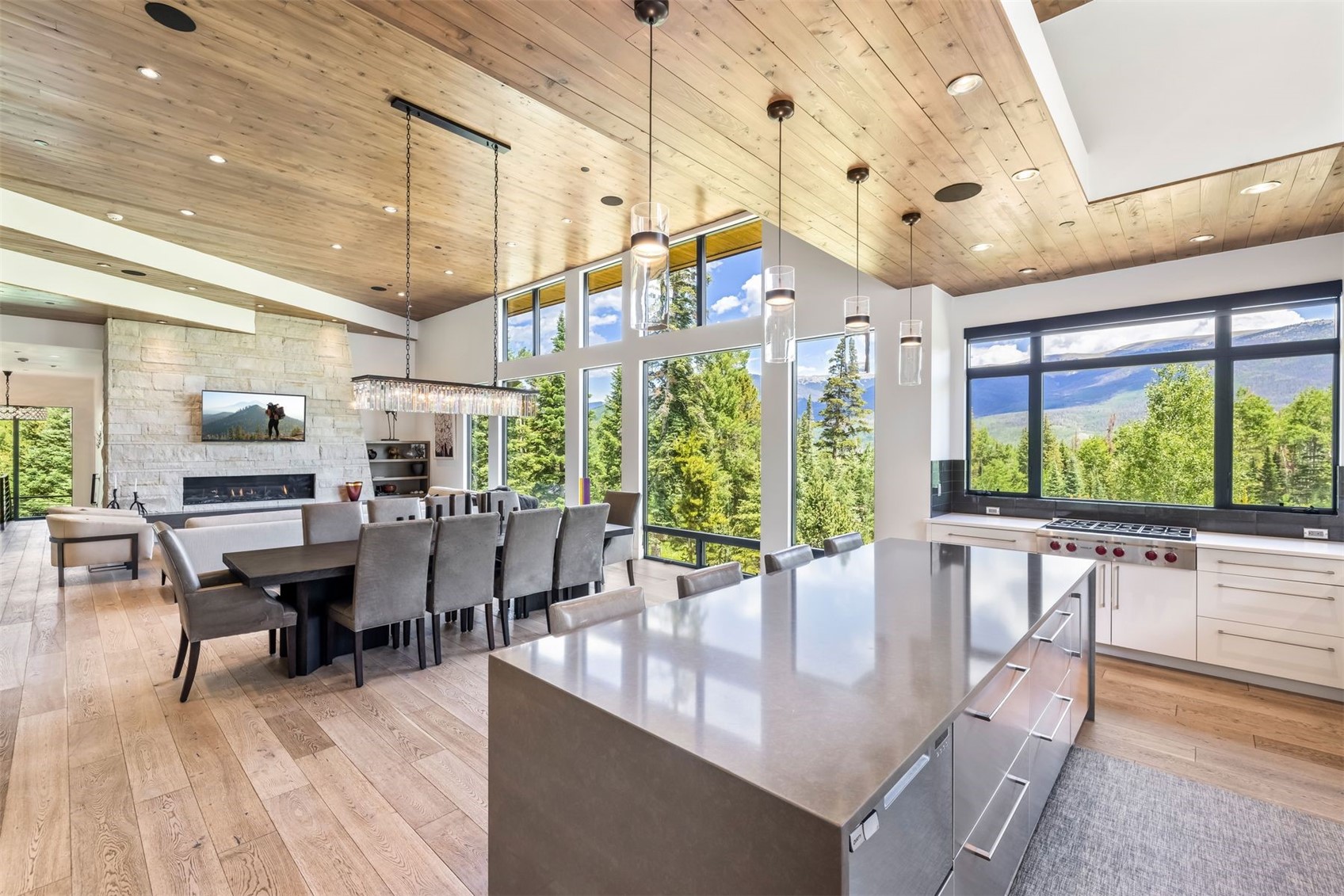 585 Two Cabins DRIVE