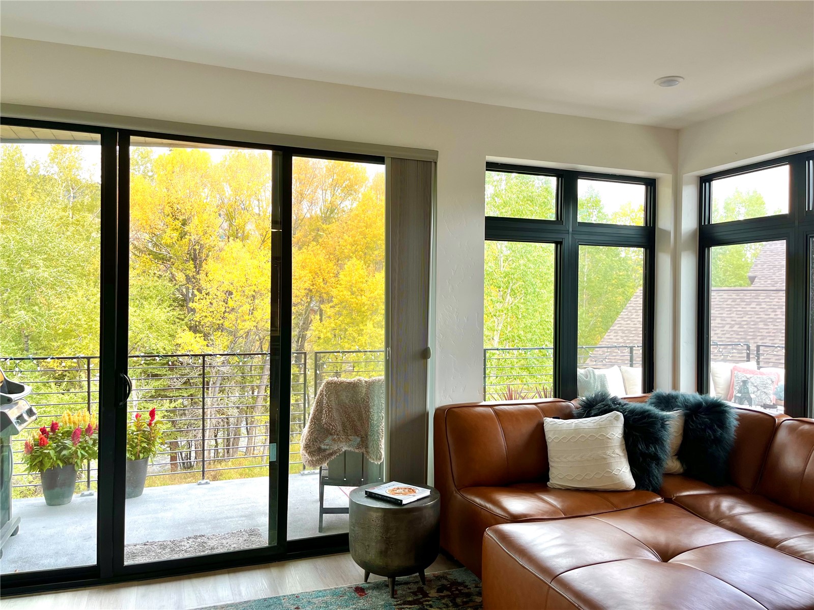 930 Blue River PARKWAY 936