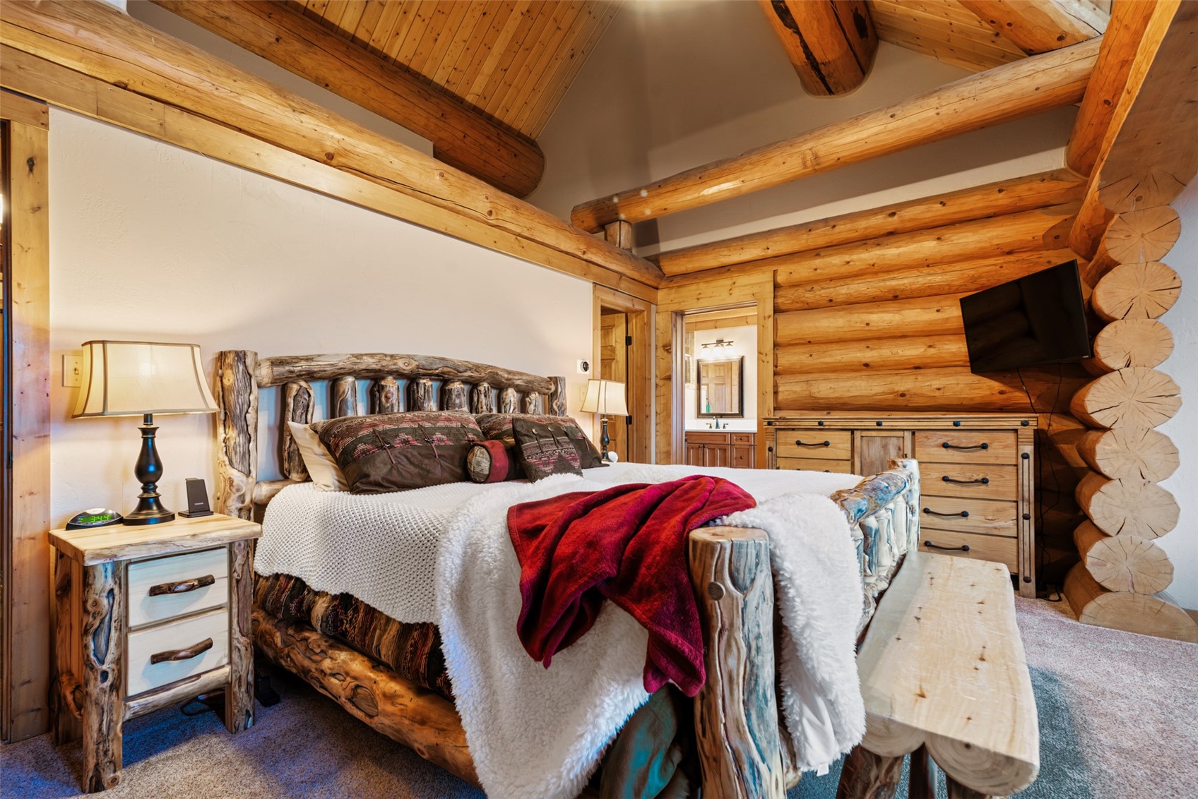 380 Black Hawk CIRCLE