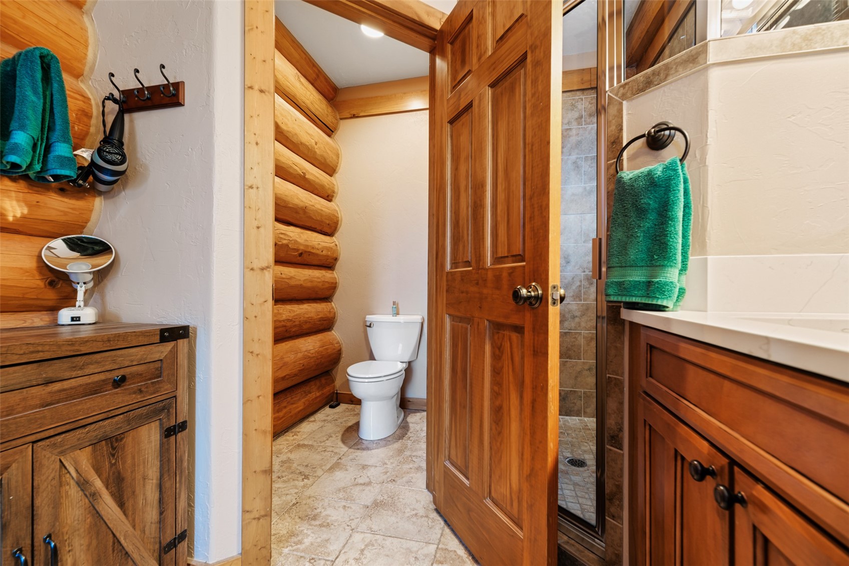 380 Black Hawk CIRCLE