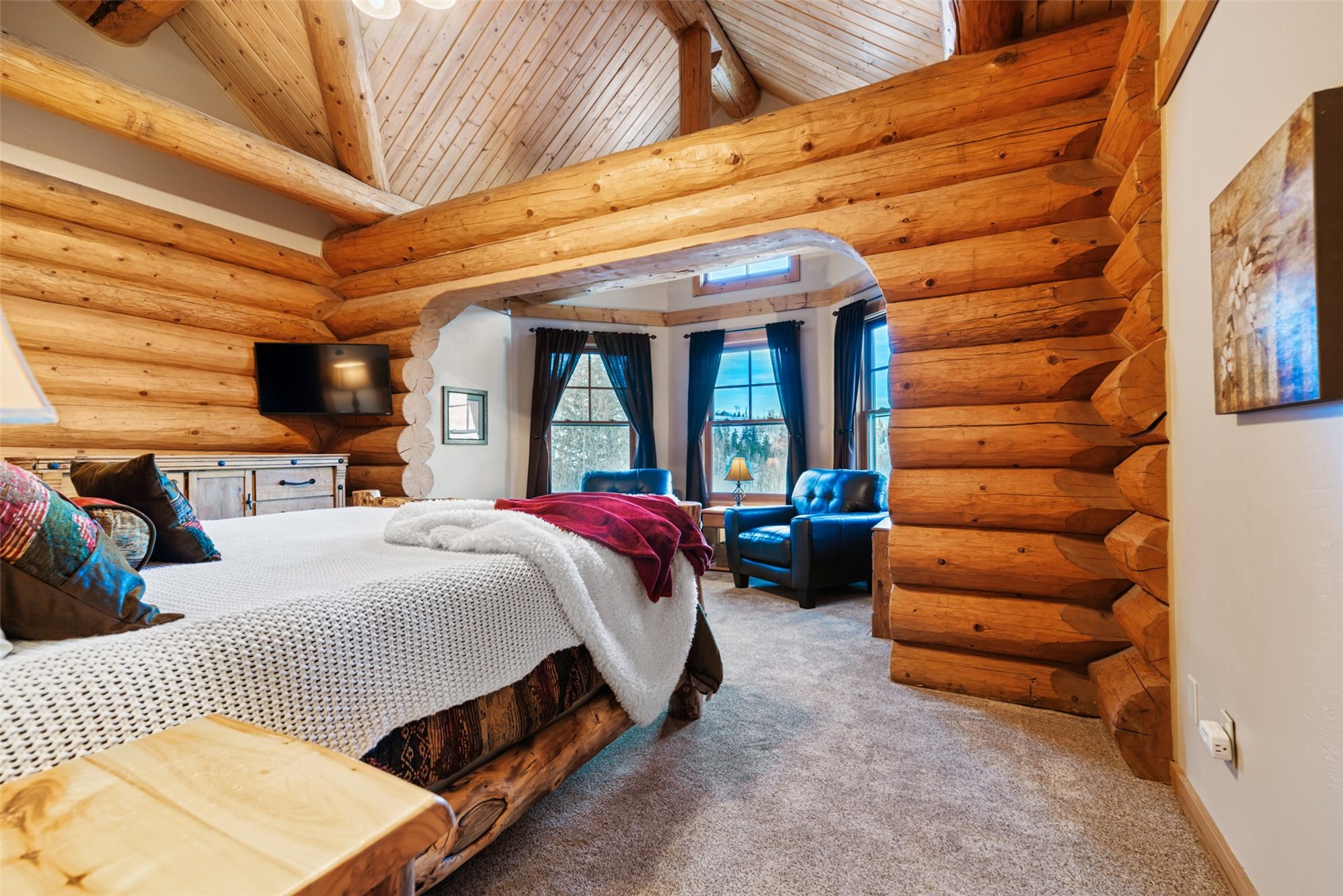 380 Black Hawk CIRCLE