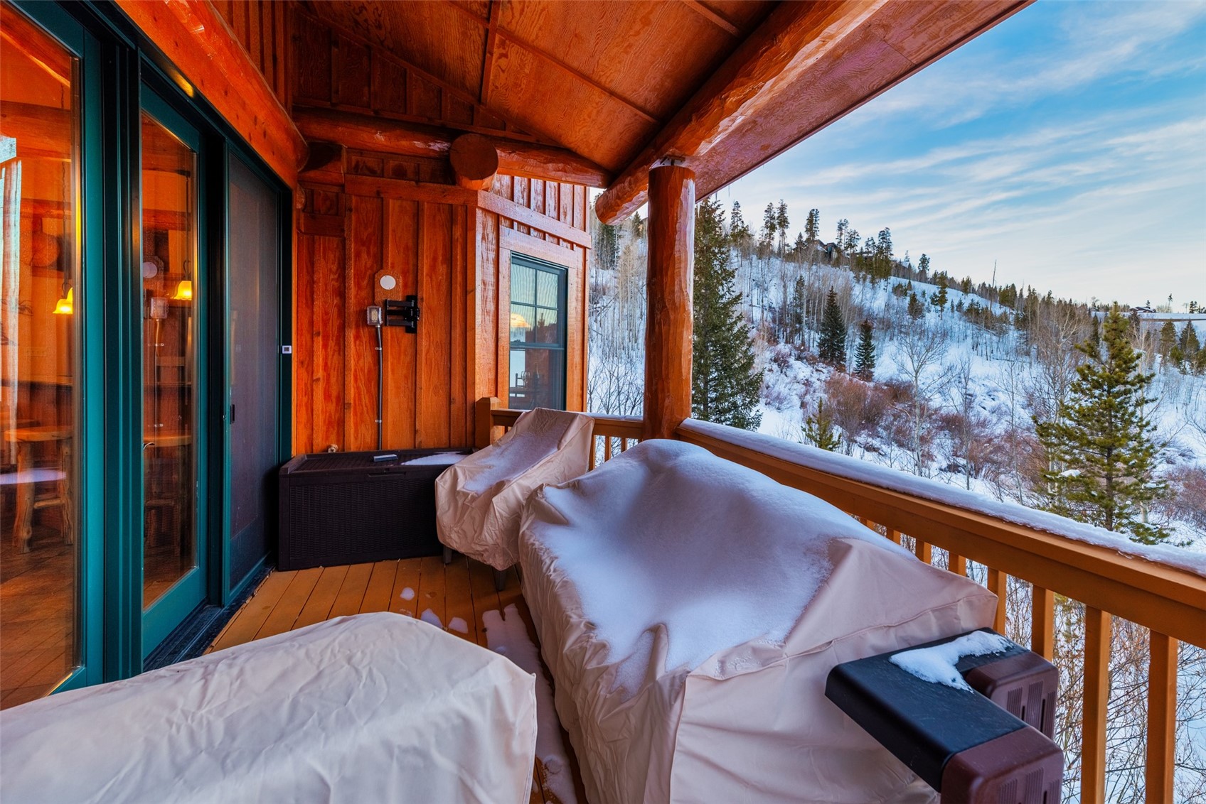 380 Black Hawk CIRCLE