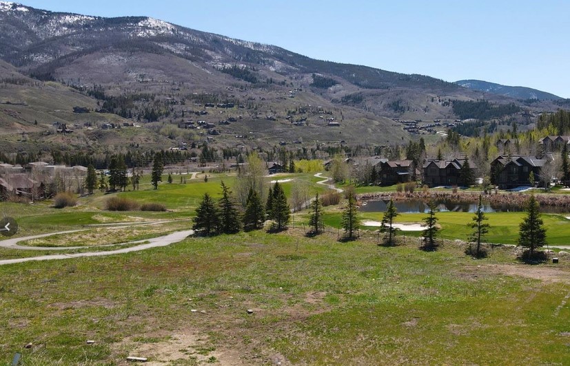 2911 Ninth Green COURT