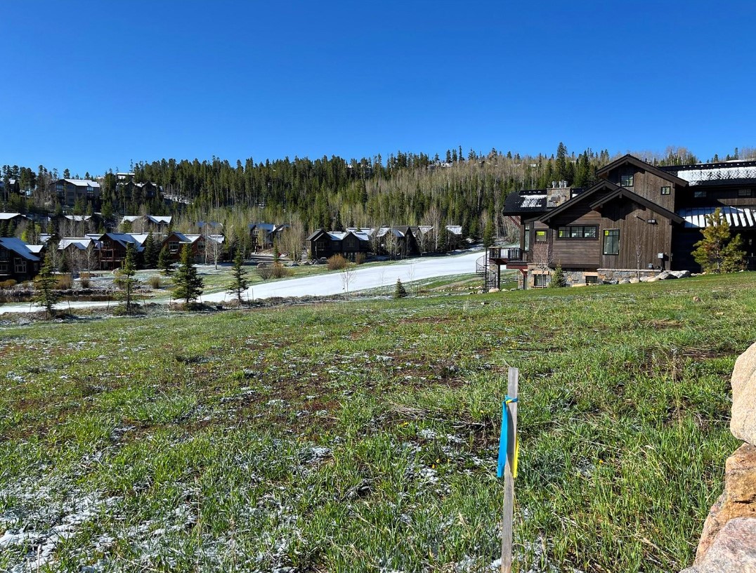 2911 Ninth Green COURT