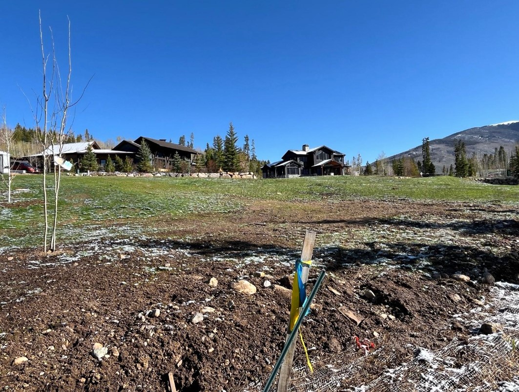 2911 Ninth Green COURT