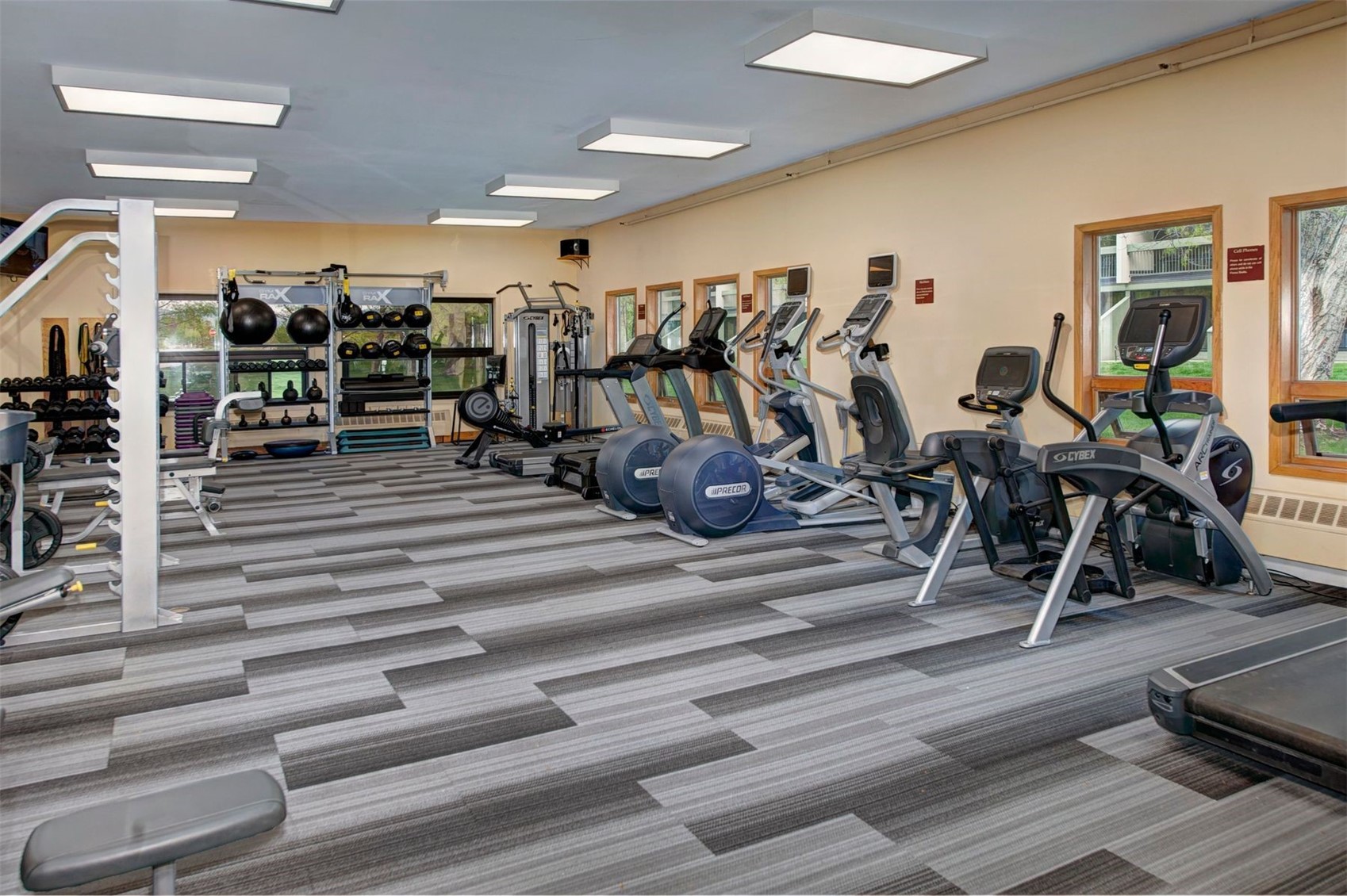 22080 Us Highway 6 1476