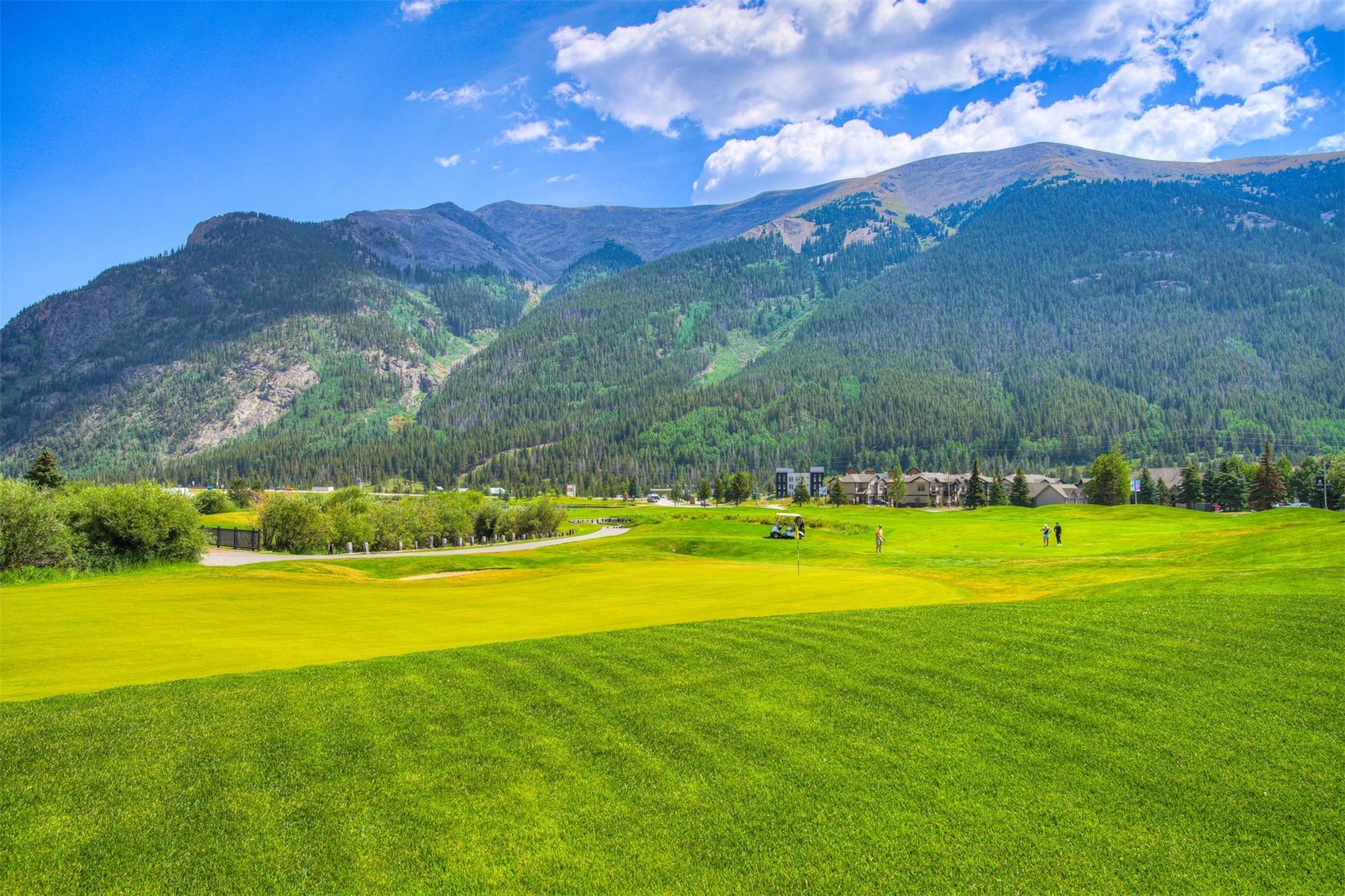 105 Wheeler CIRCLE 305