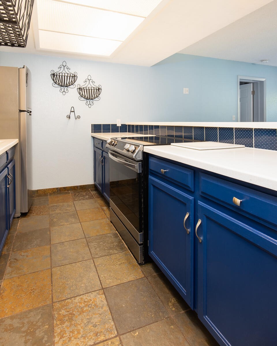 670 S 7th AVENUE 249