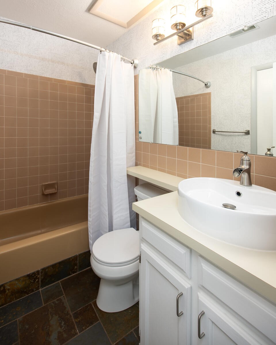 670 S 7th AVENUE 249