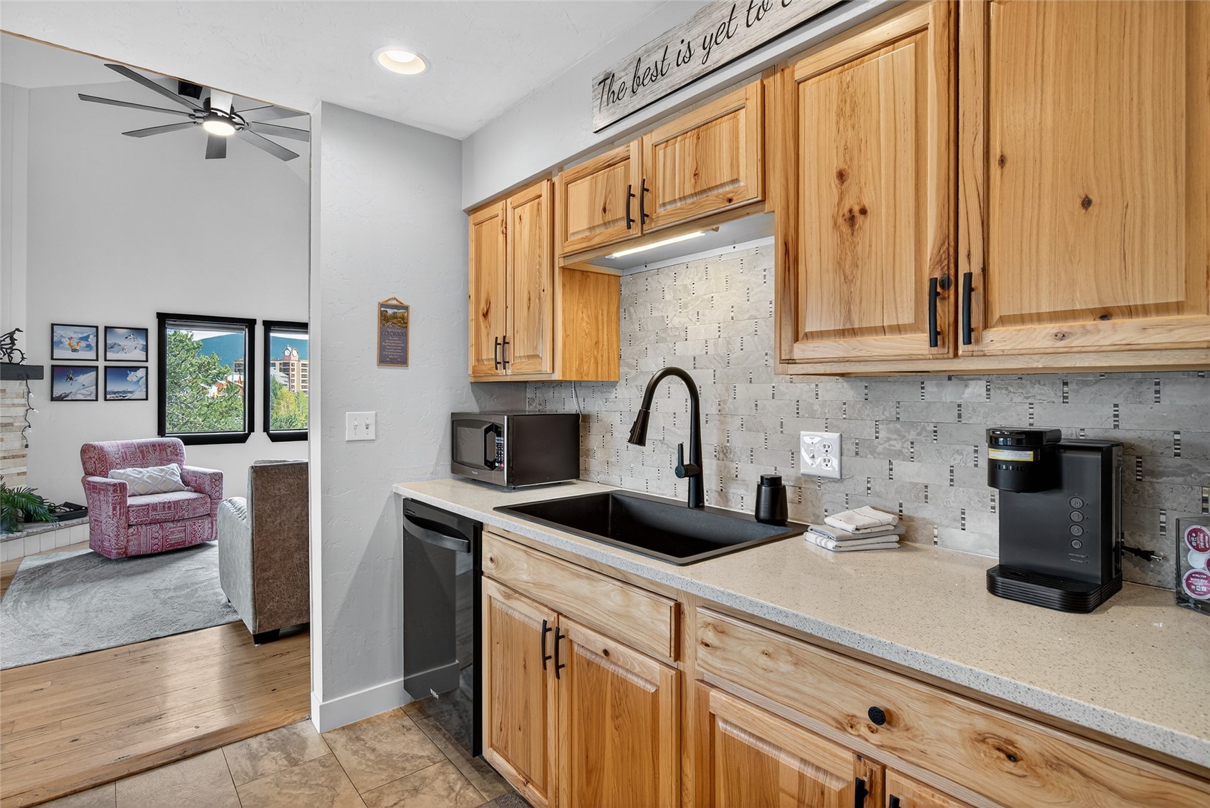 325 Four Oclock ROAD A301