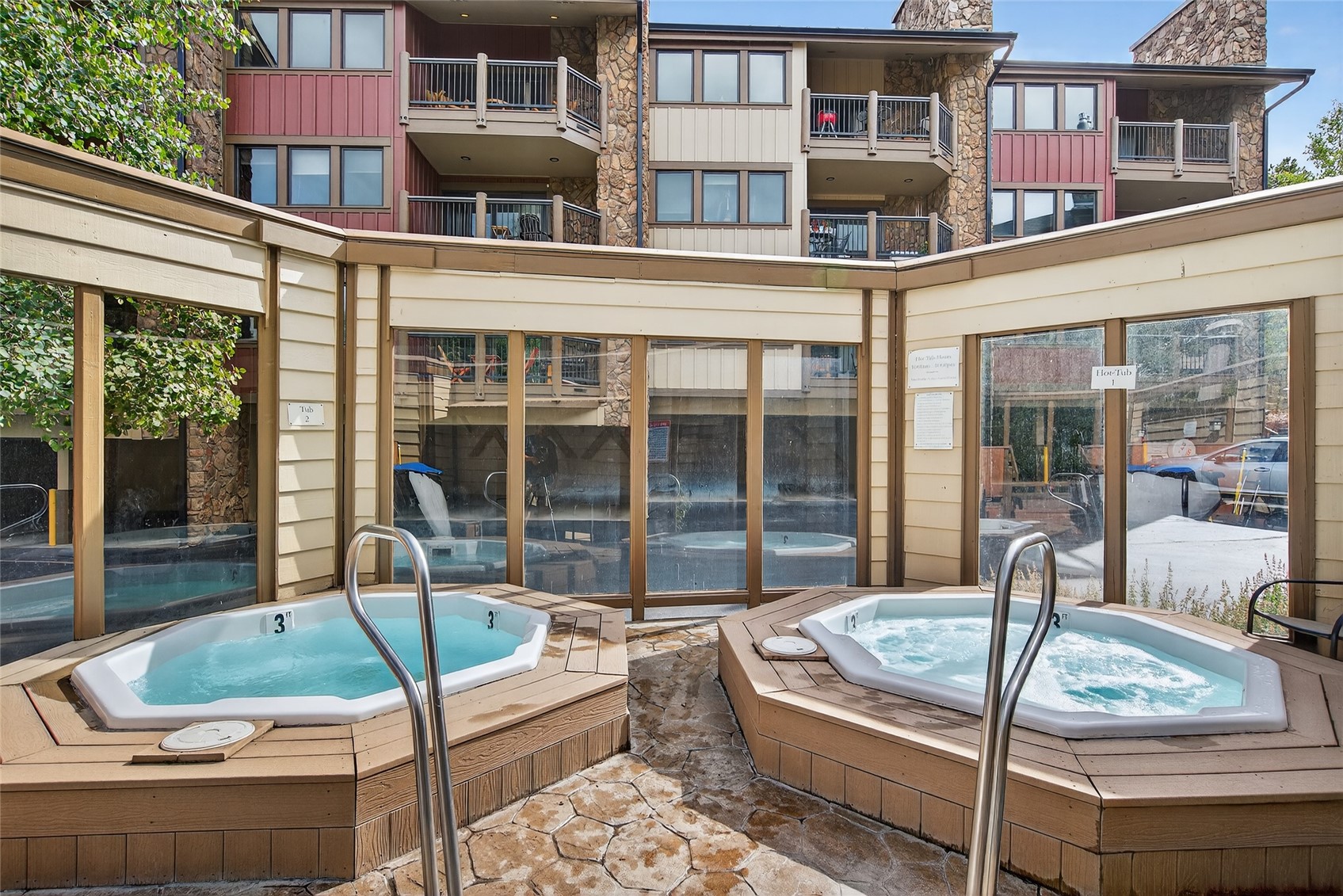 325 Four Oclock ROAD A301