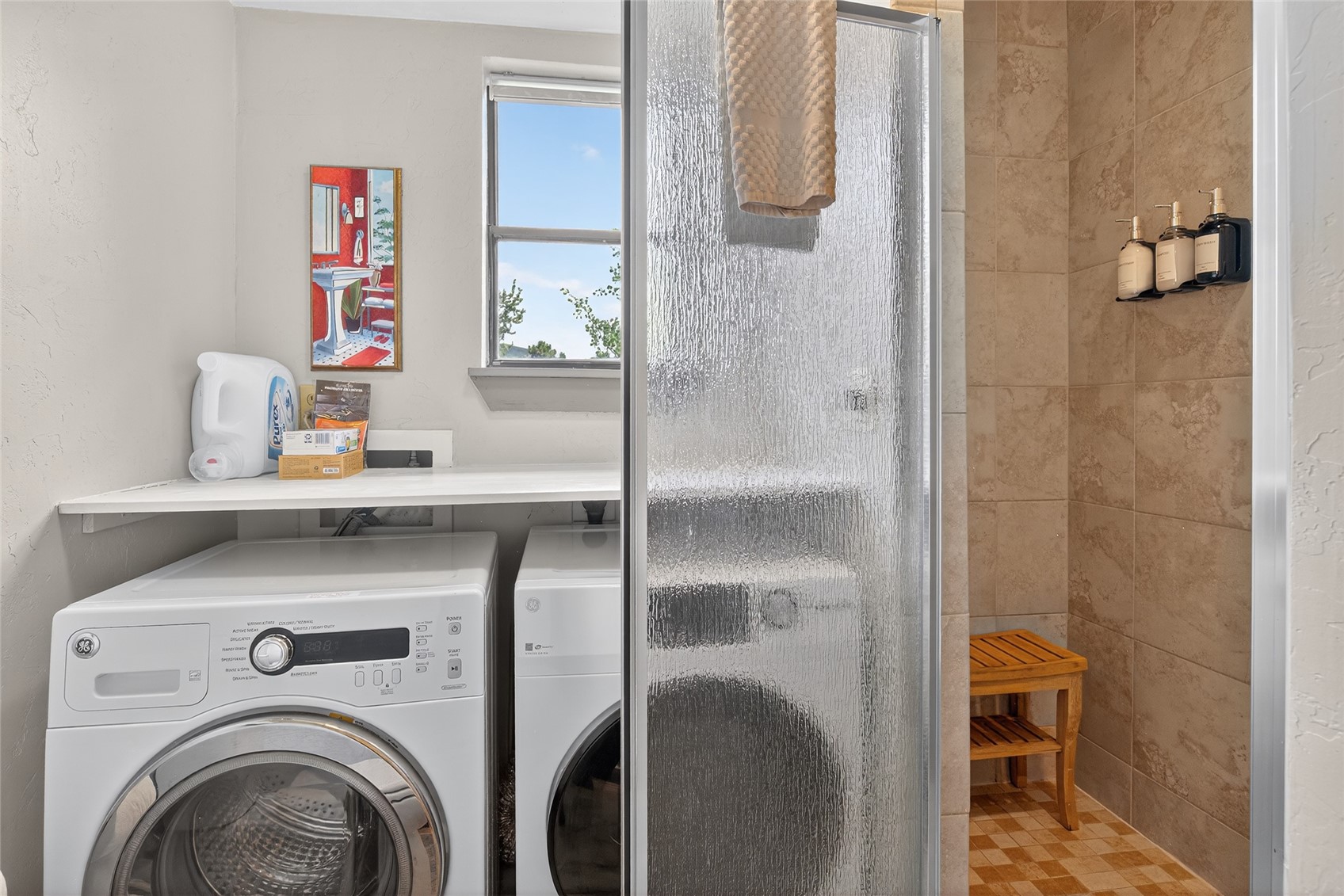 325 Four Oclock ROAD A301