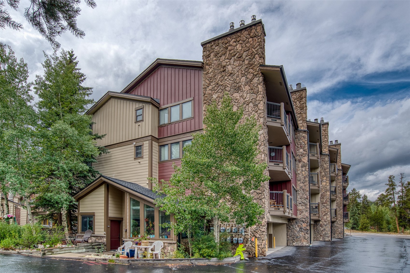 325 Four Oclock ROAD A301