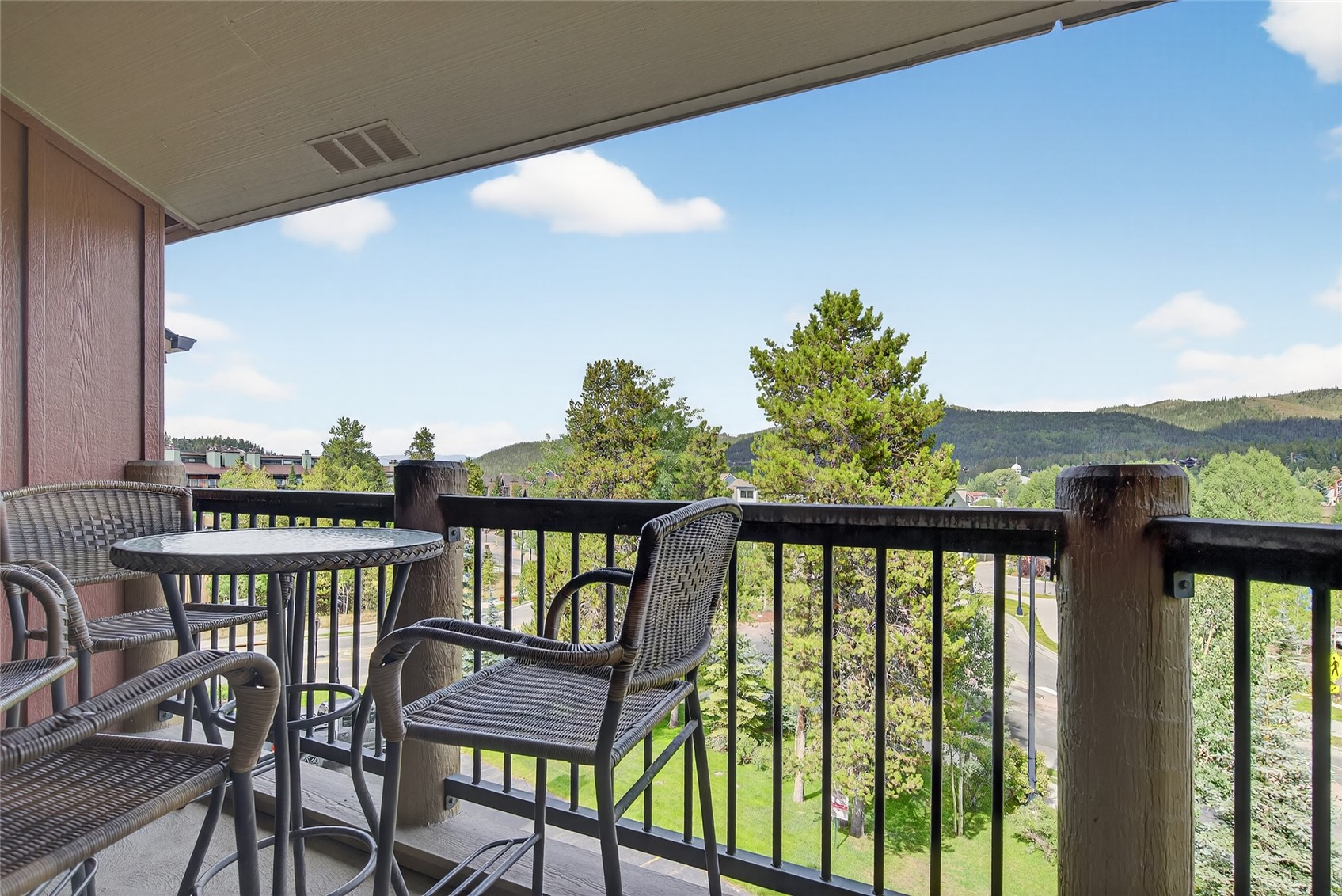 325 Four Oclock ROAD A301