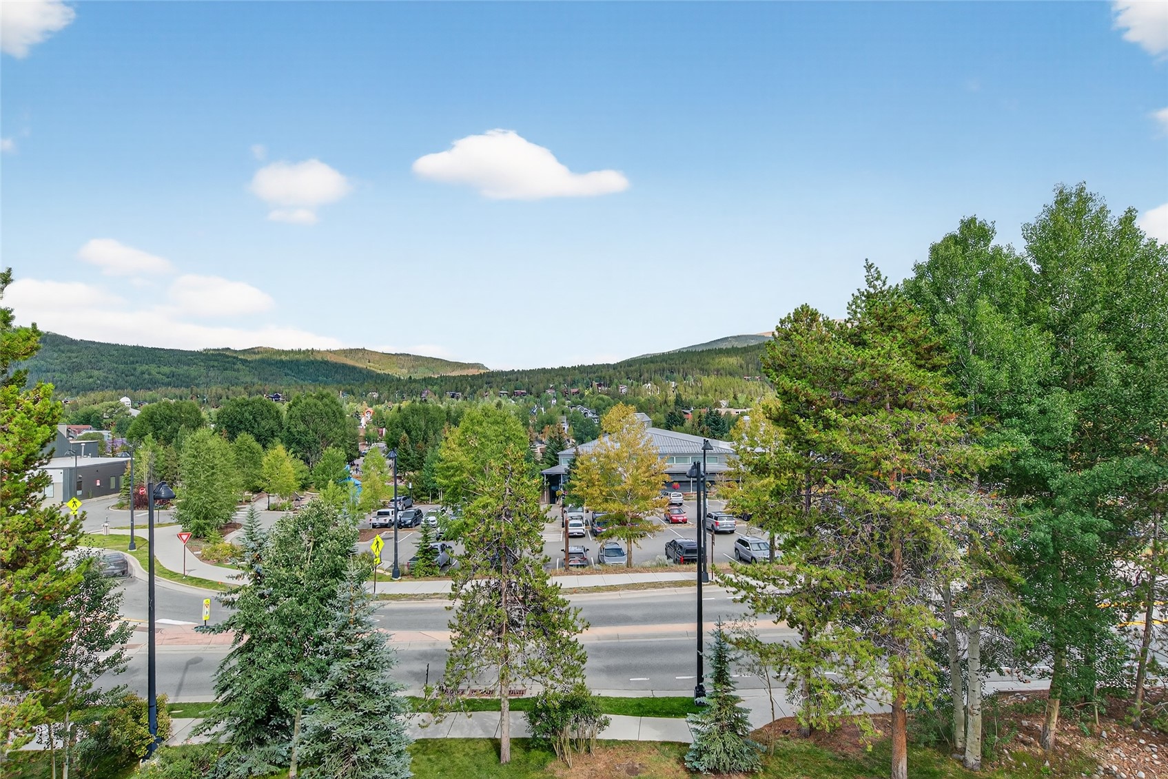 325 Four Oclock ROAD A301