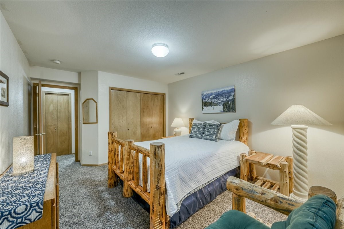 51 Corinthian CIRCLE