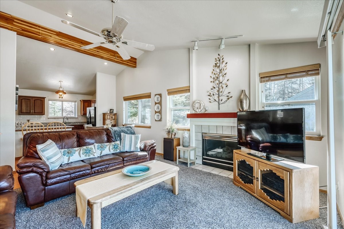 51 Corinthian CIRCLE