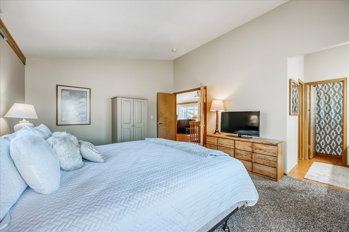 51 Corinthian CIRCLE