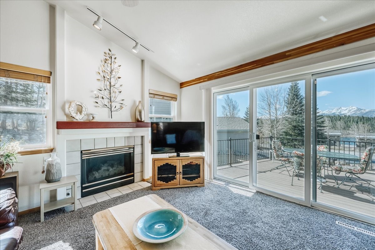 51 Corinthian CIRCLE