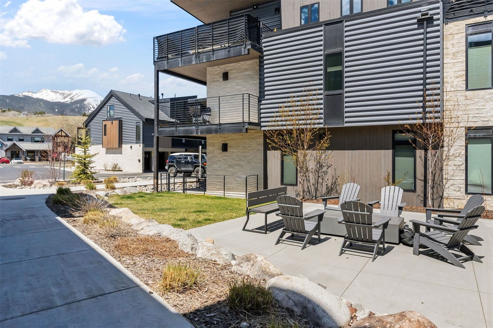 930 Blue River PARKWAY 625