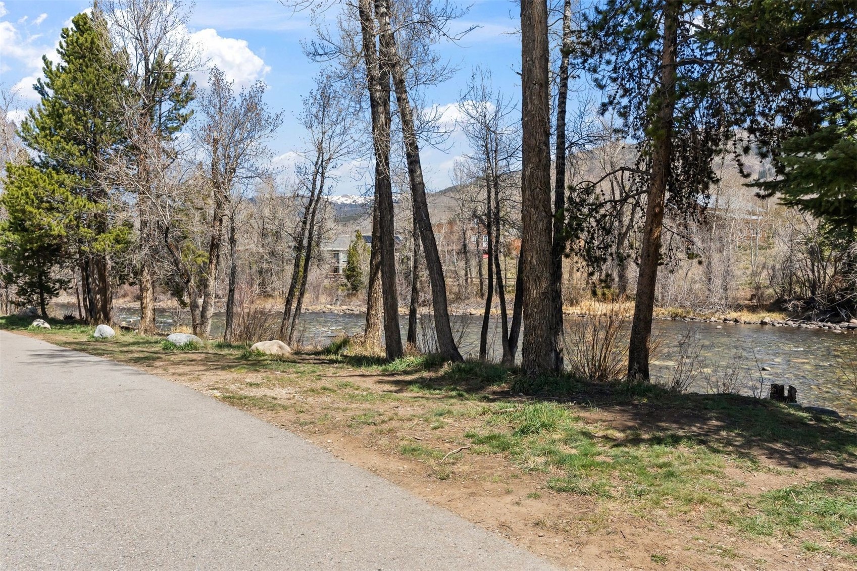 930 Blue River PARKWAY 625