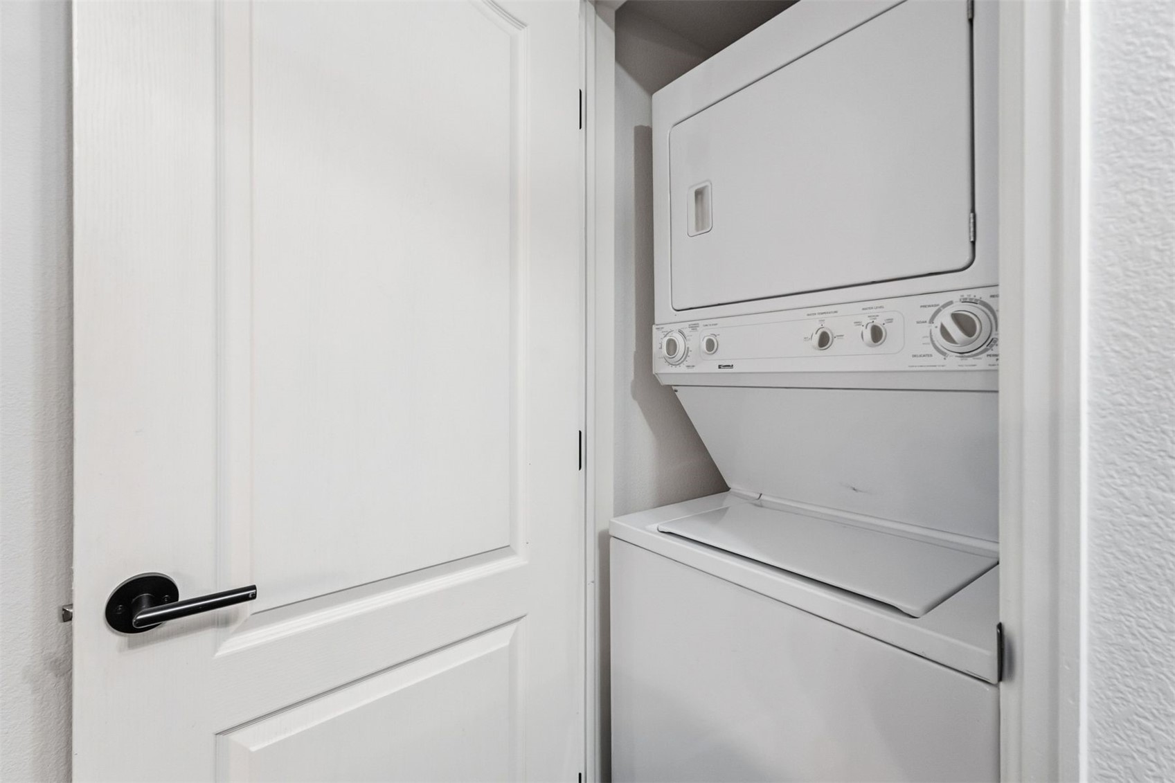163 Pelican CIRCLE 1206