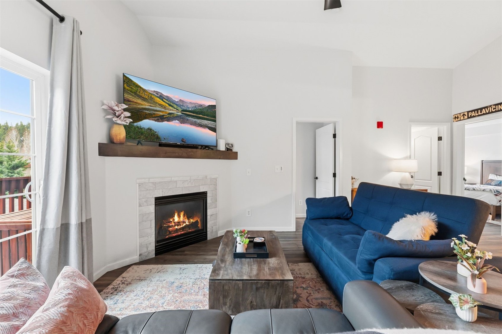 163 Pelican CIRCLE 1206