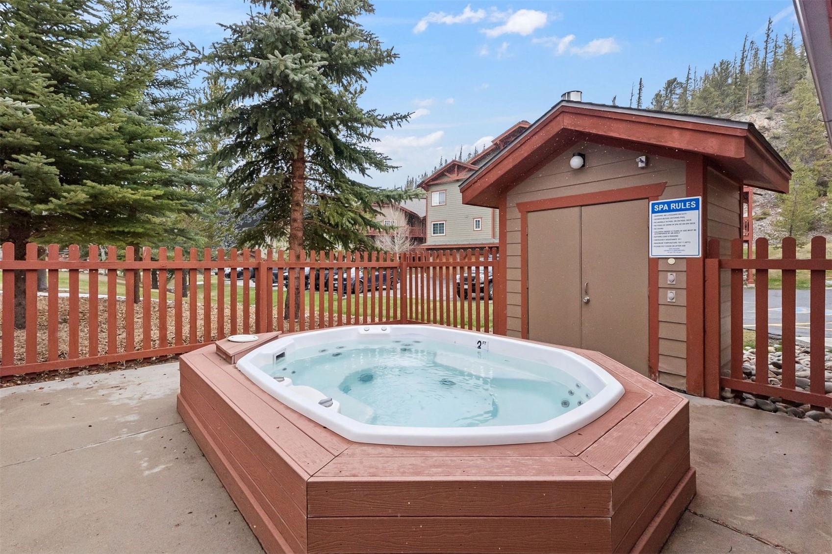 163 Pelican CIRCLE 1206