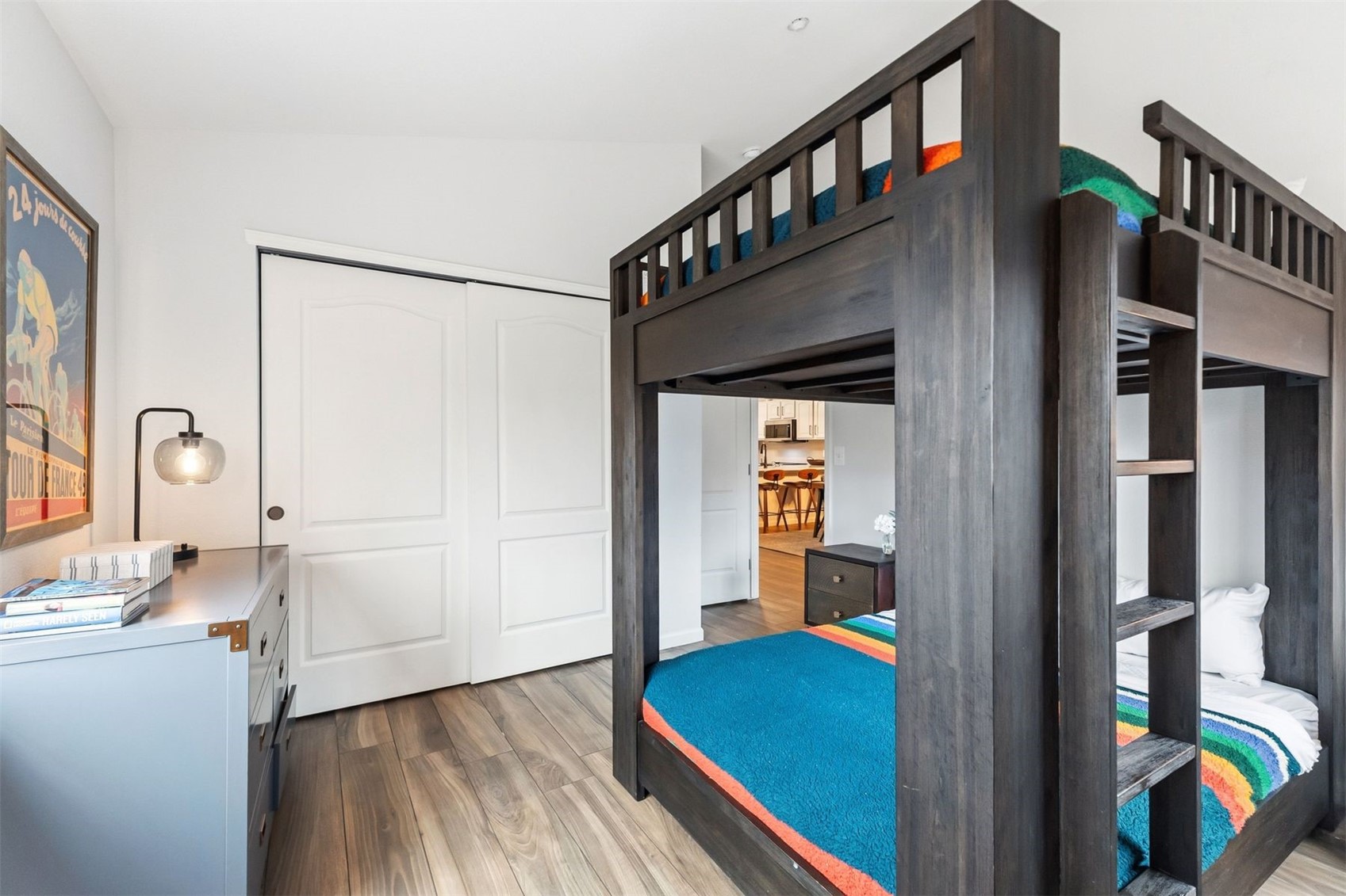 163 Pelican CIRCLE 1206