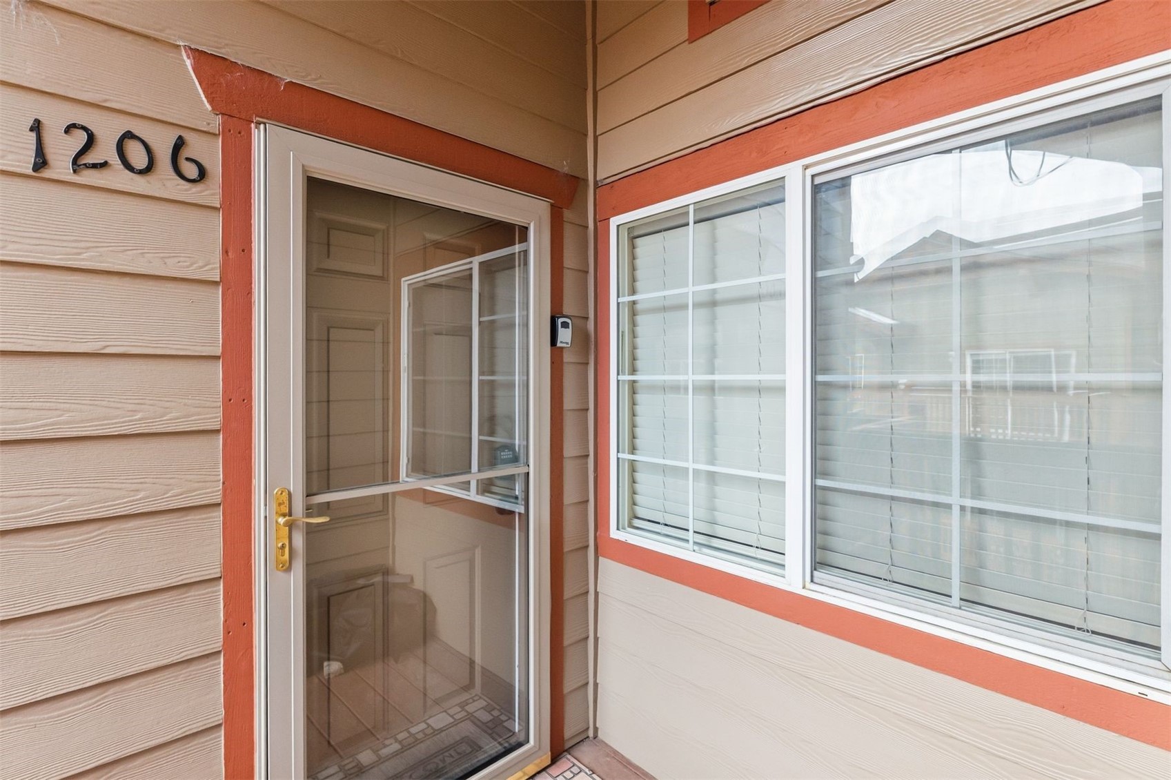 163 Pelican CIRCLE 1206