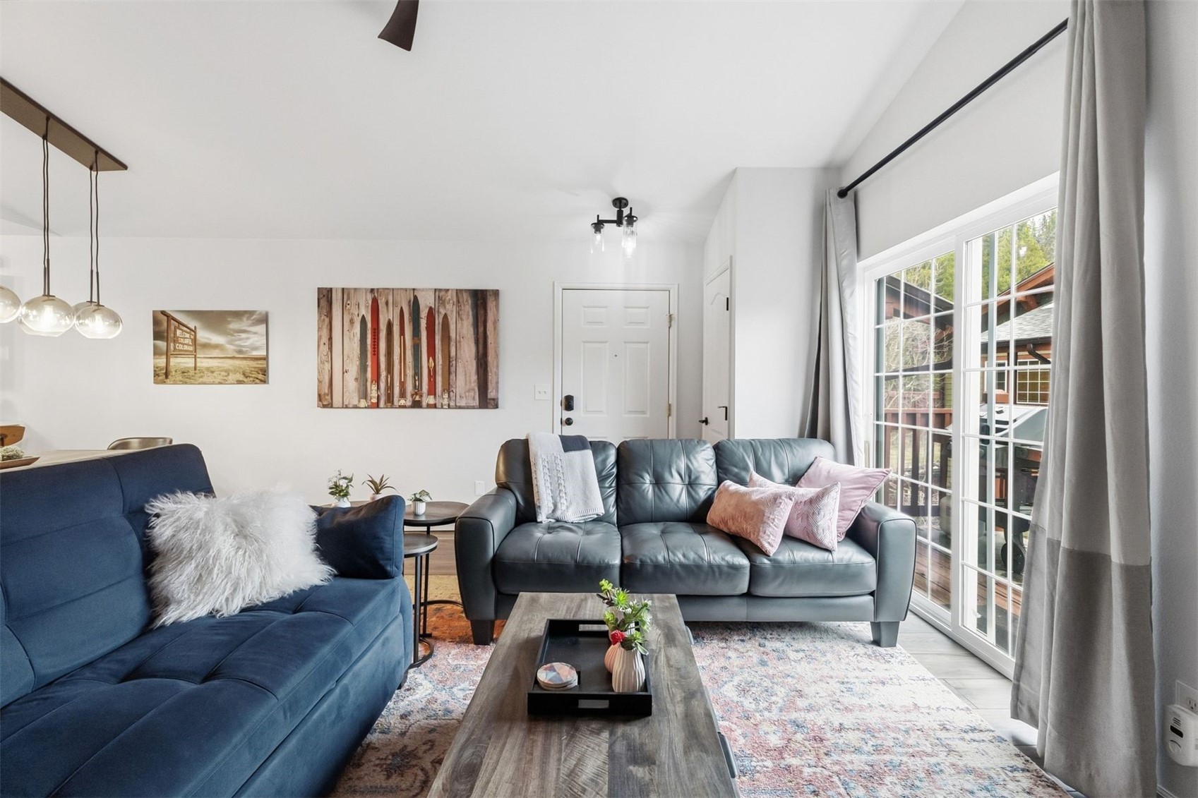 163 Pelican CIRCLE 1206