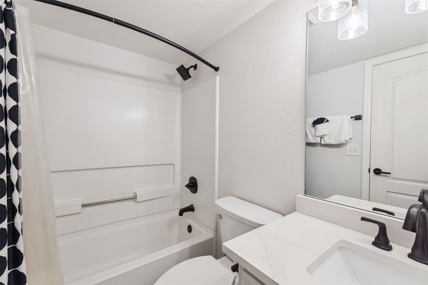163 Pelican CIRCLE 1206