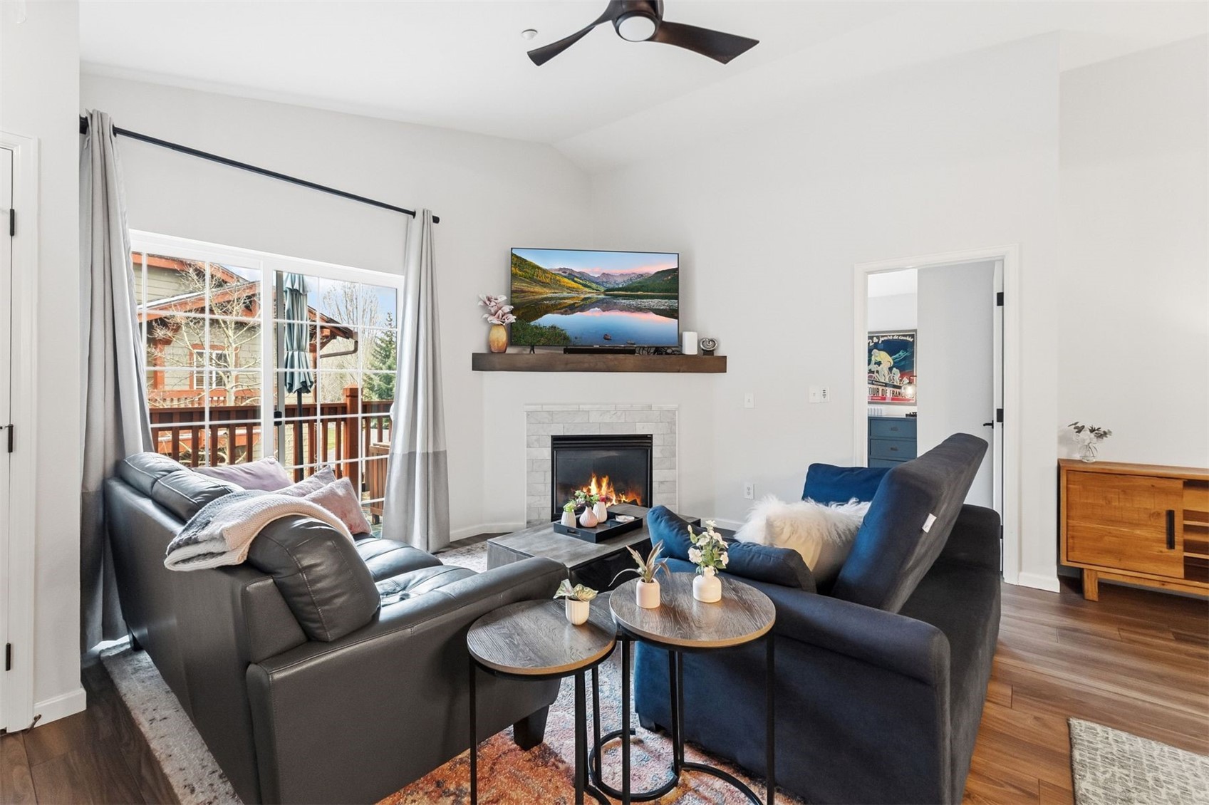 163 Pelican CIRCLE 1206