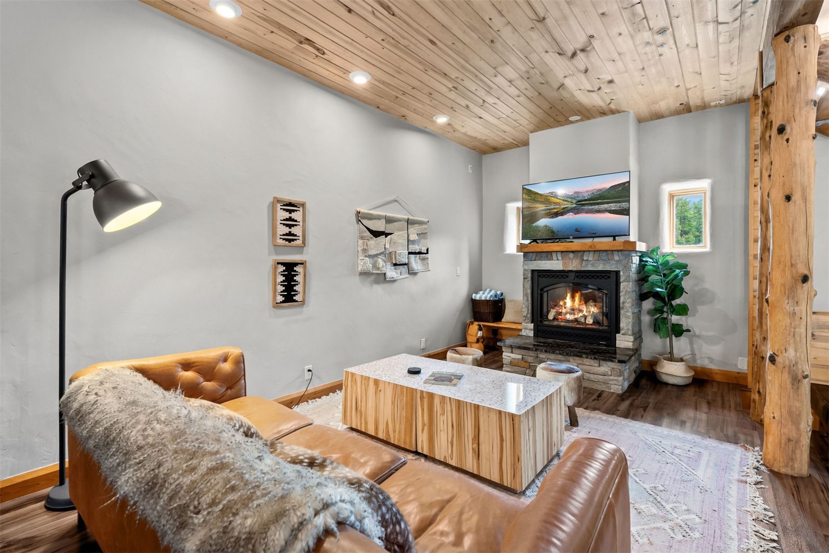 239 Sherwood LANE