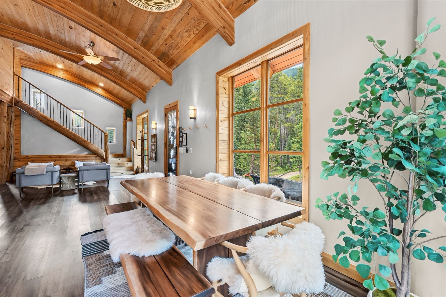 239 Sherwood LANE